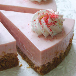 イチゴのレアチーズケーキ
